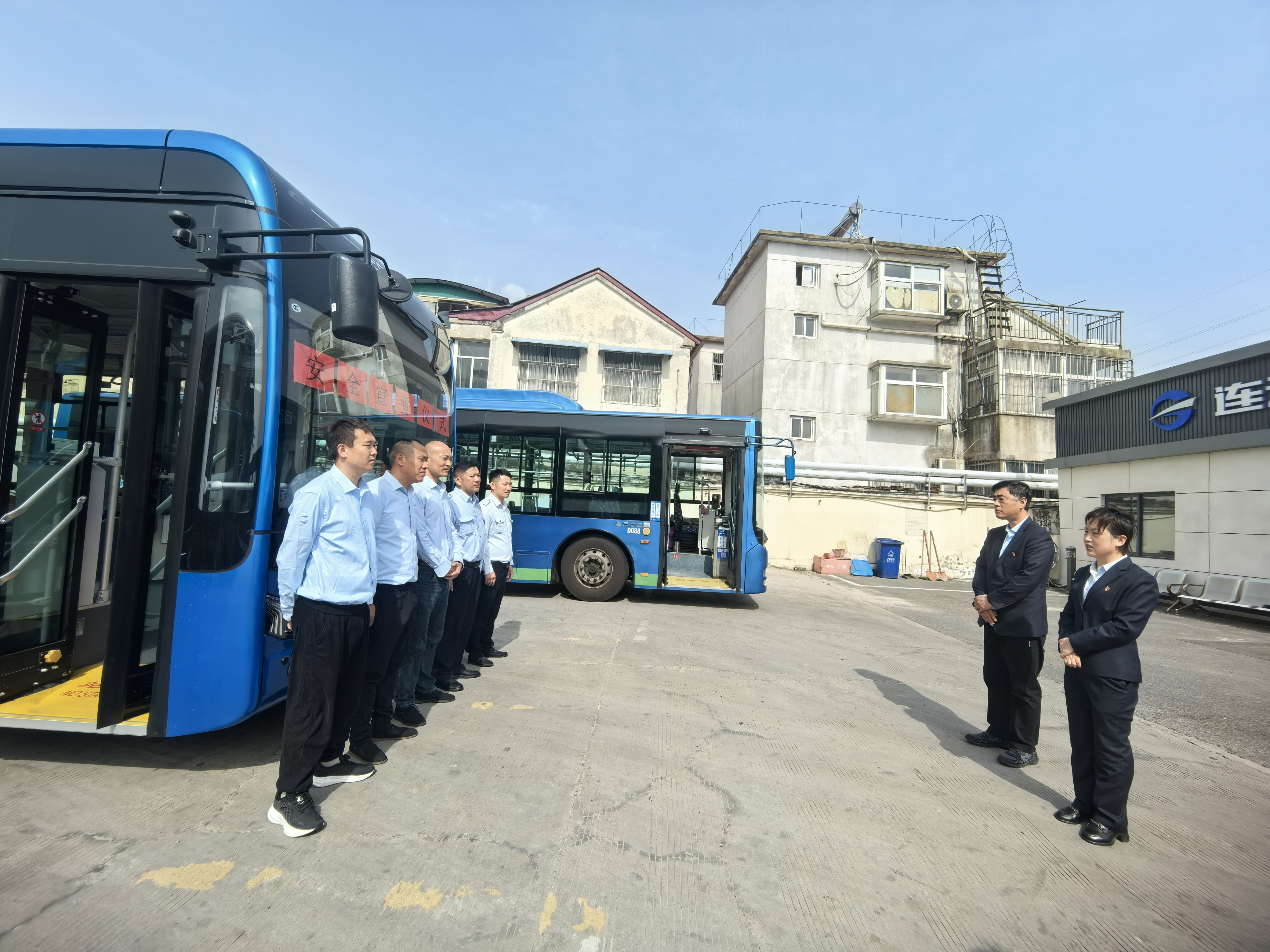 你予我一份誓詞，我與你共享榮光--公交集團開展新入職駕駛員安全行車宣誓儀式