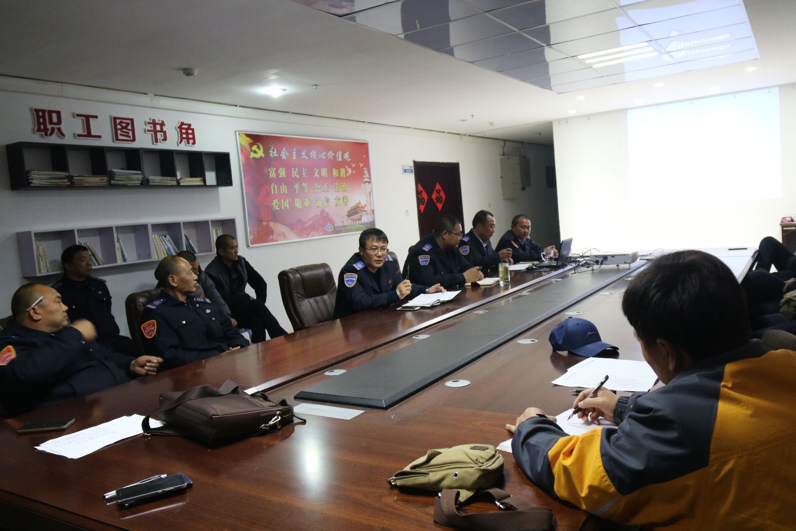 公交集團海州公司開展“愛車節電工作法”培訓活動