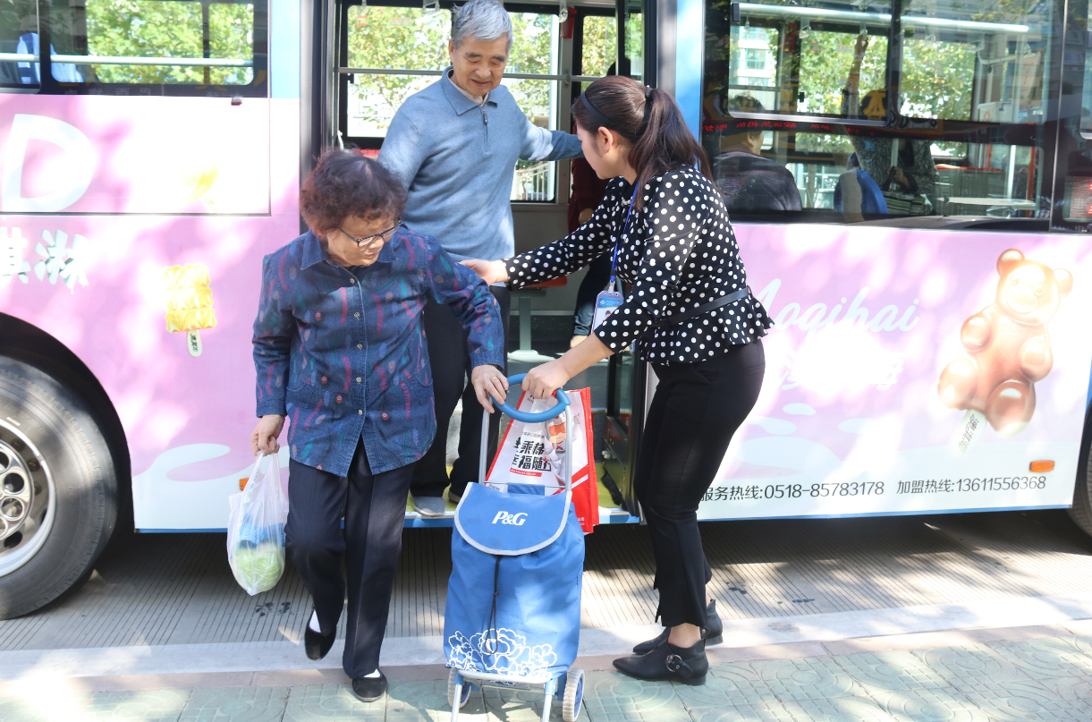 公交新浦公司重陽節上路上線服務