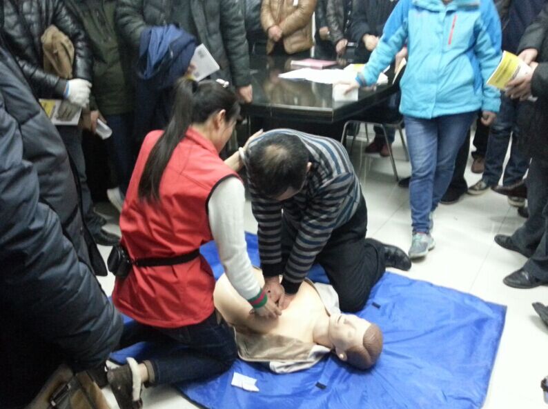 公交東部公司組織開展駕駛員應急救護常識培訓