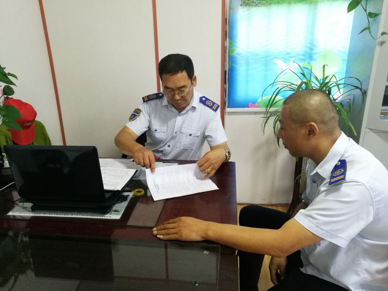 公交集團(tuán)海通公交公司開(kāi)展與駕駛員談心談話(huà)工作