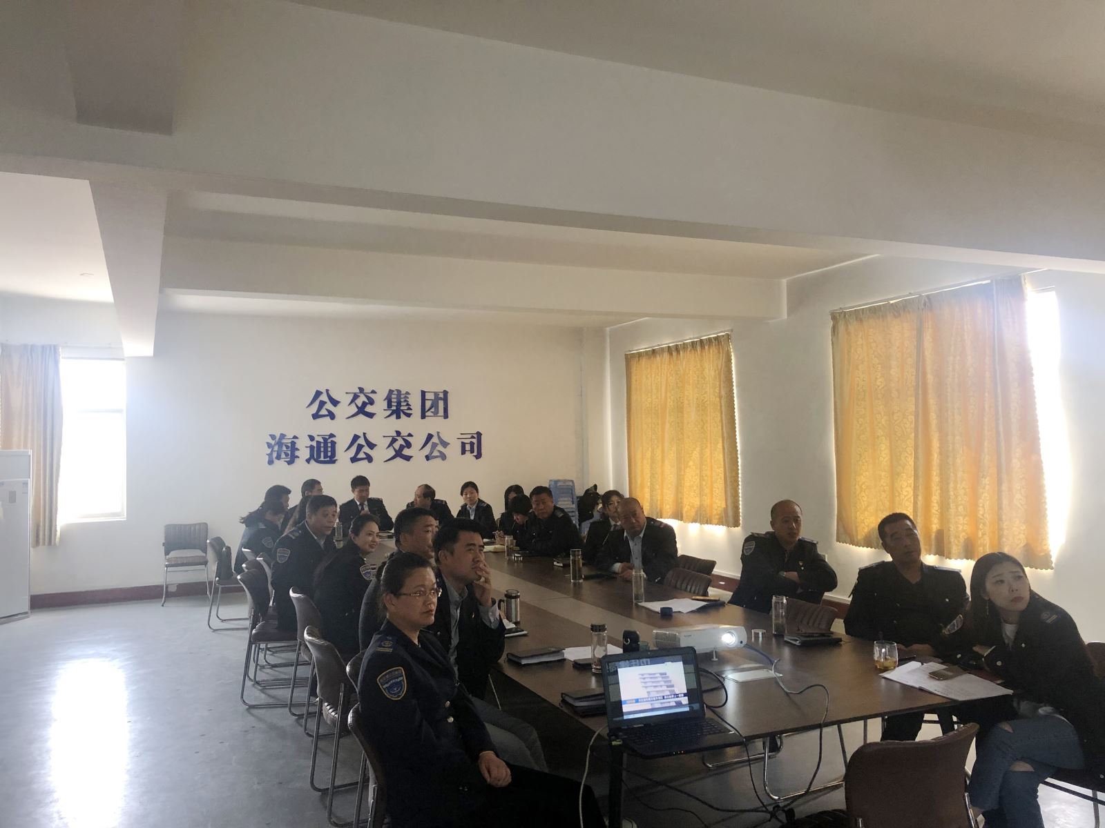 公交集團公交事業(yè)一部召開作風建設工作會議