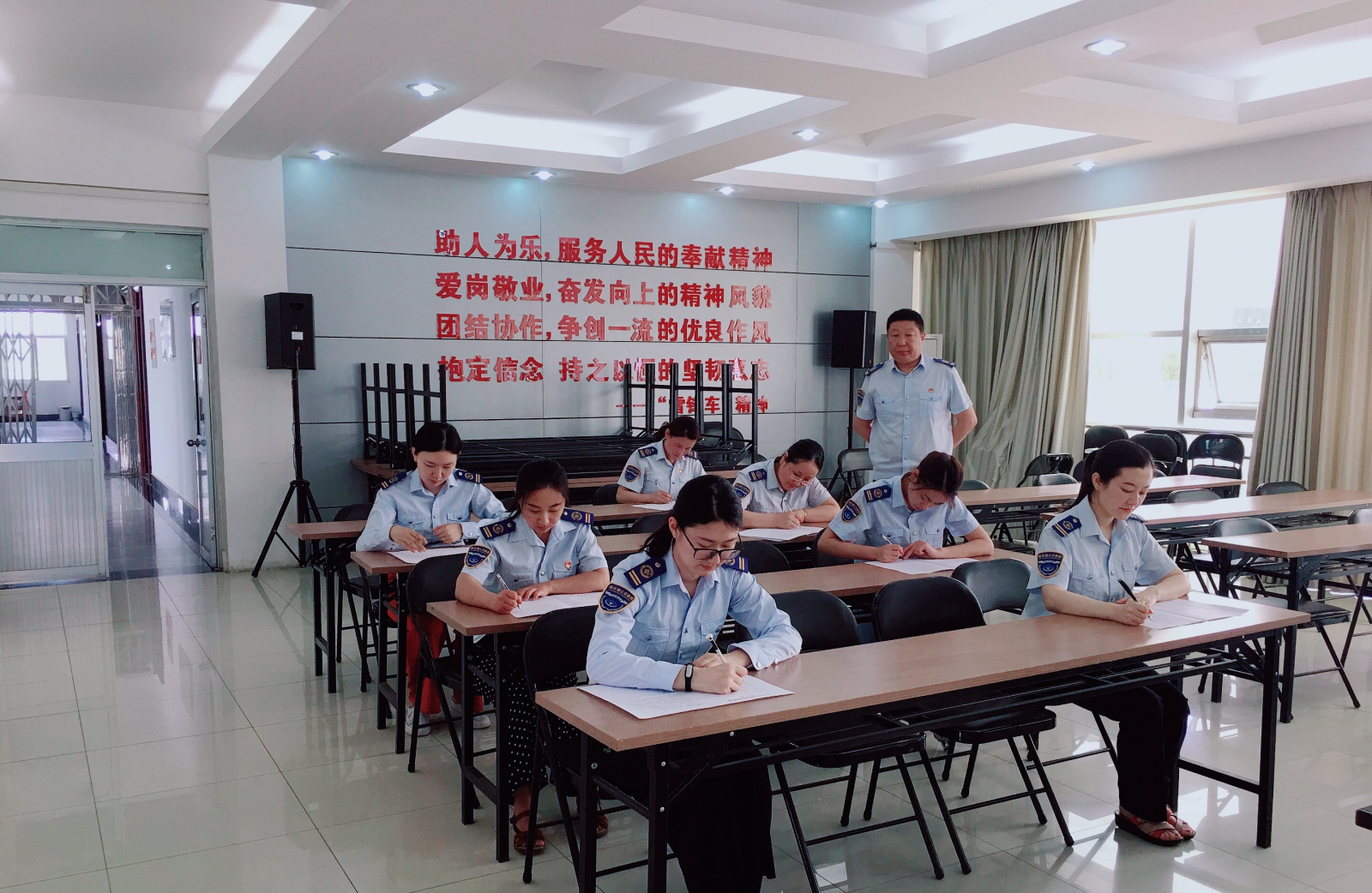 公交集團開展服務(wù)熱線第二季度業(yè)務(wù)測試