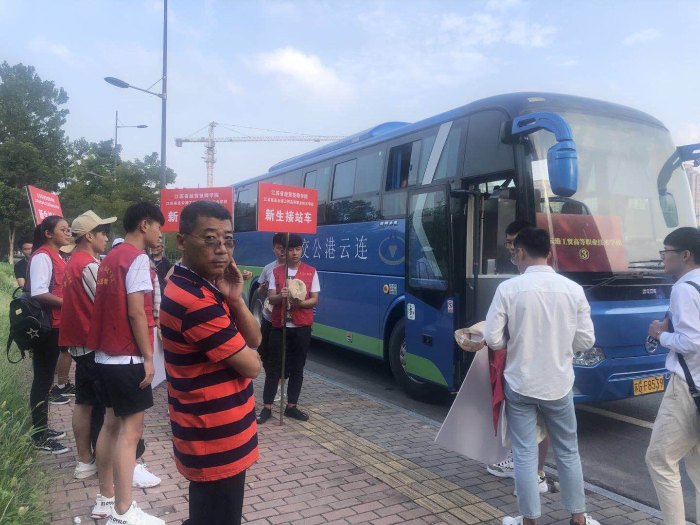 公交集團佳連公司開展學(xué)生接送服務(wù)