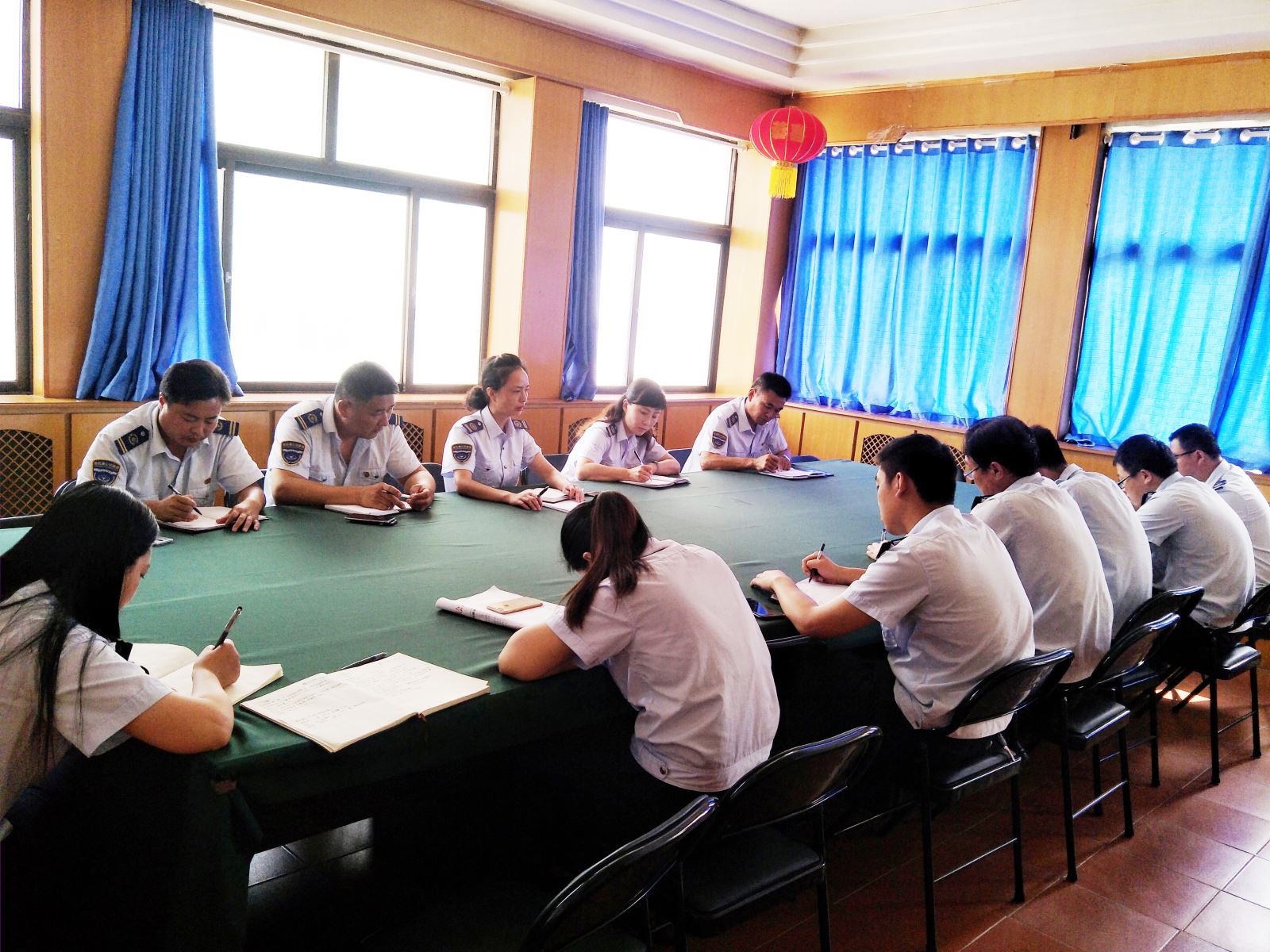 公交集團(tuán)佳連公司召開沖刺全年目標(biāo)任務(wù)推進(jìn)會