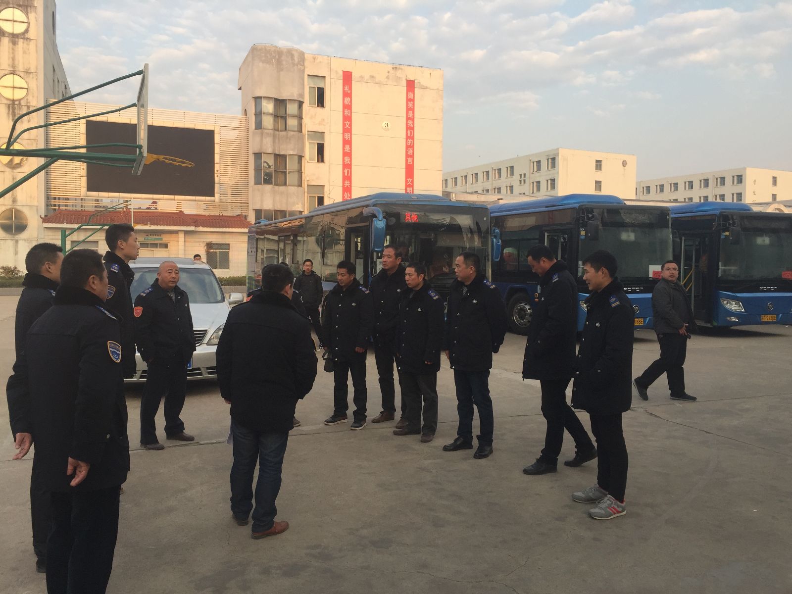 公交新浦公司全力做好“小高考”定制公交安全運輸保障工作