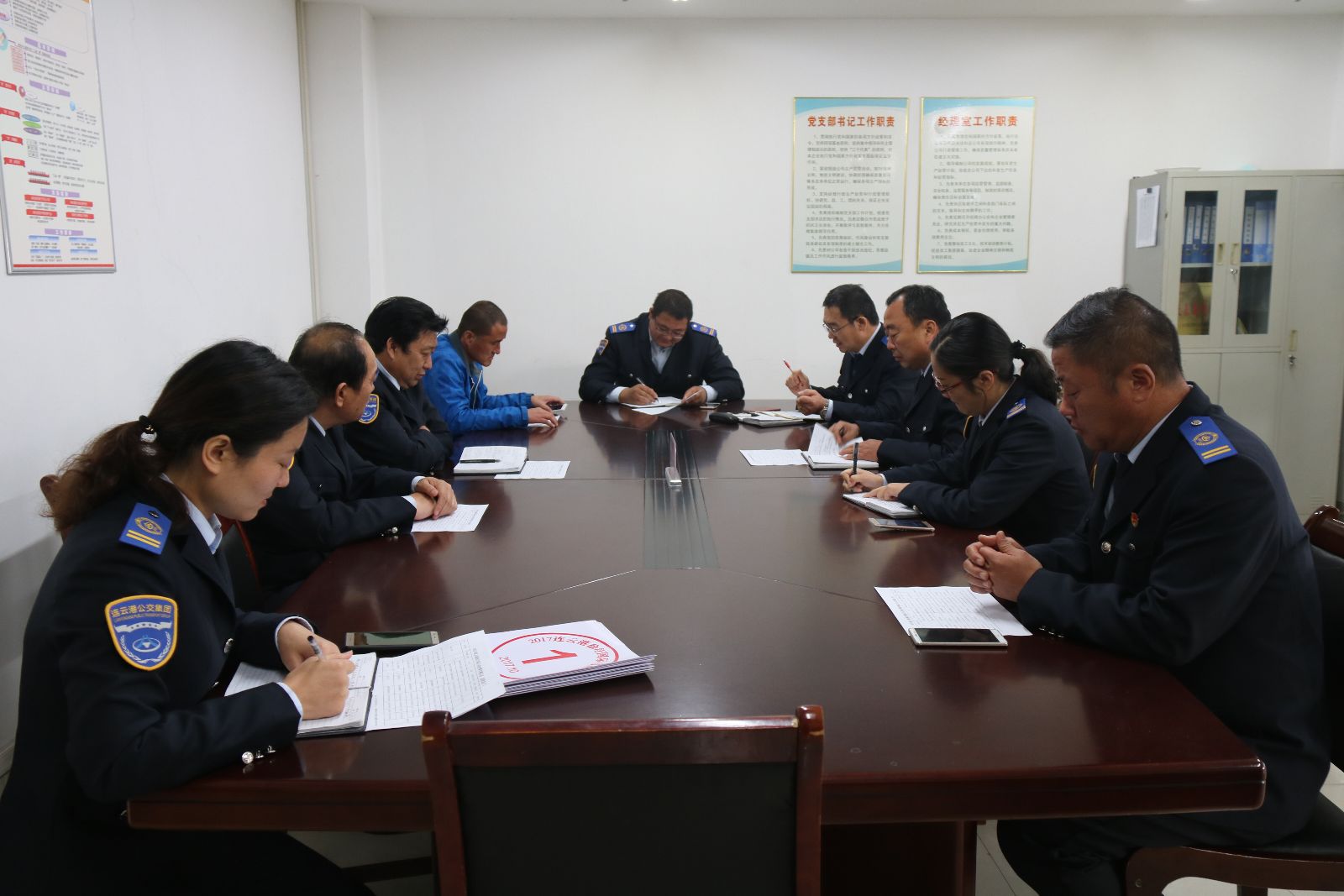 公交海州公司召開徐圩馬拉松定制公交車輛部署會議