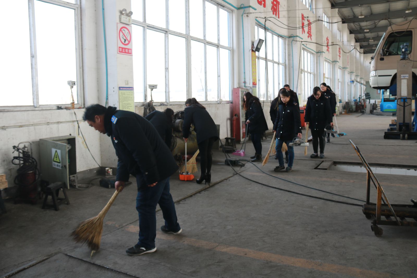 公交大浦廠慶“三八”節(jié) 用勞動彰顯女工風采